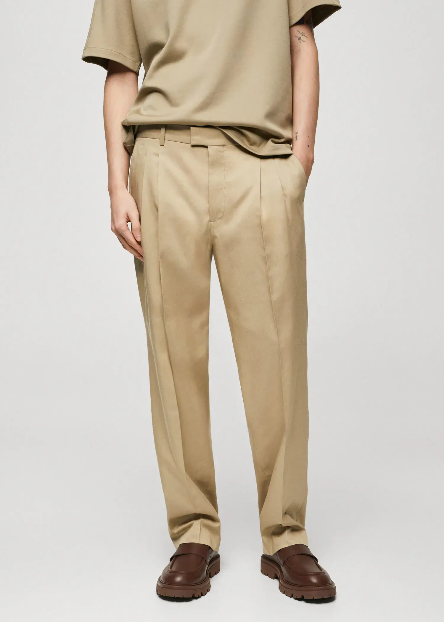 Mango Relaxed fit suit pants with darts. 2