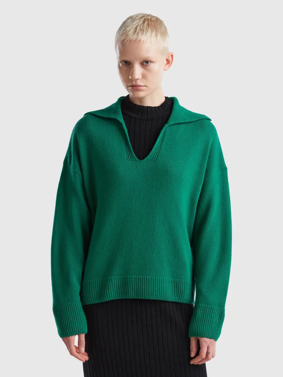 Benetton boxy fit sweater with polo collar. 1