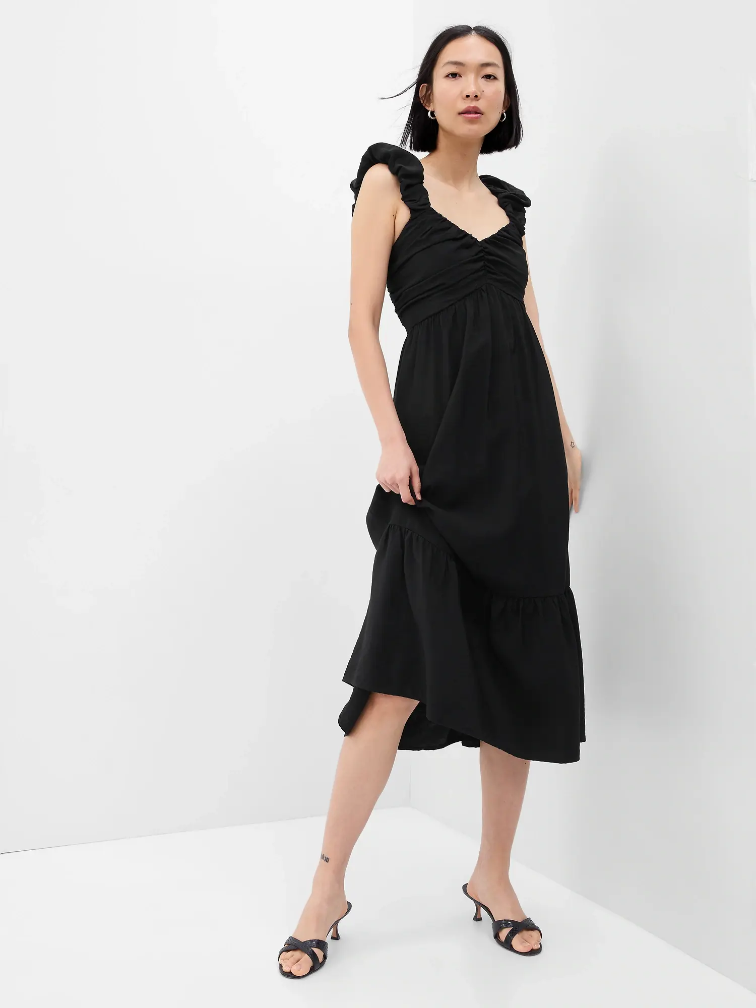 Gap Ruched Tiered Midi Dress black. 1