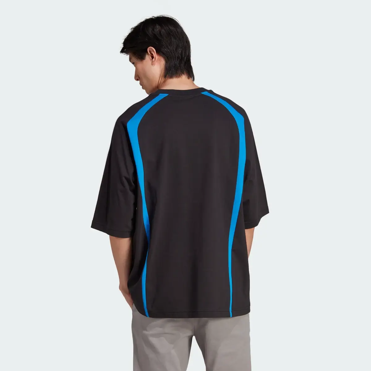 Adidas ADILENIUM OVERSIZED T-Shirt. 3