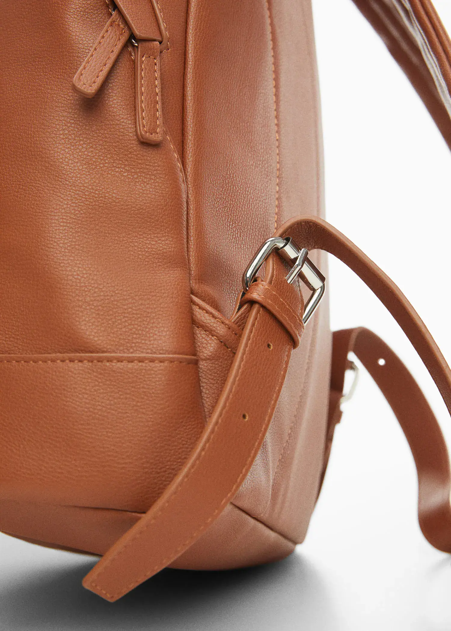 Mango Kompakt deri efektli sırt çantası. 3