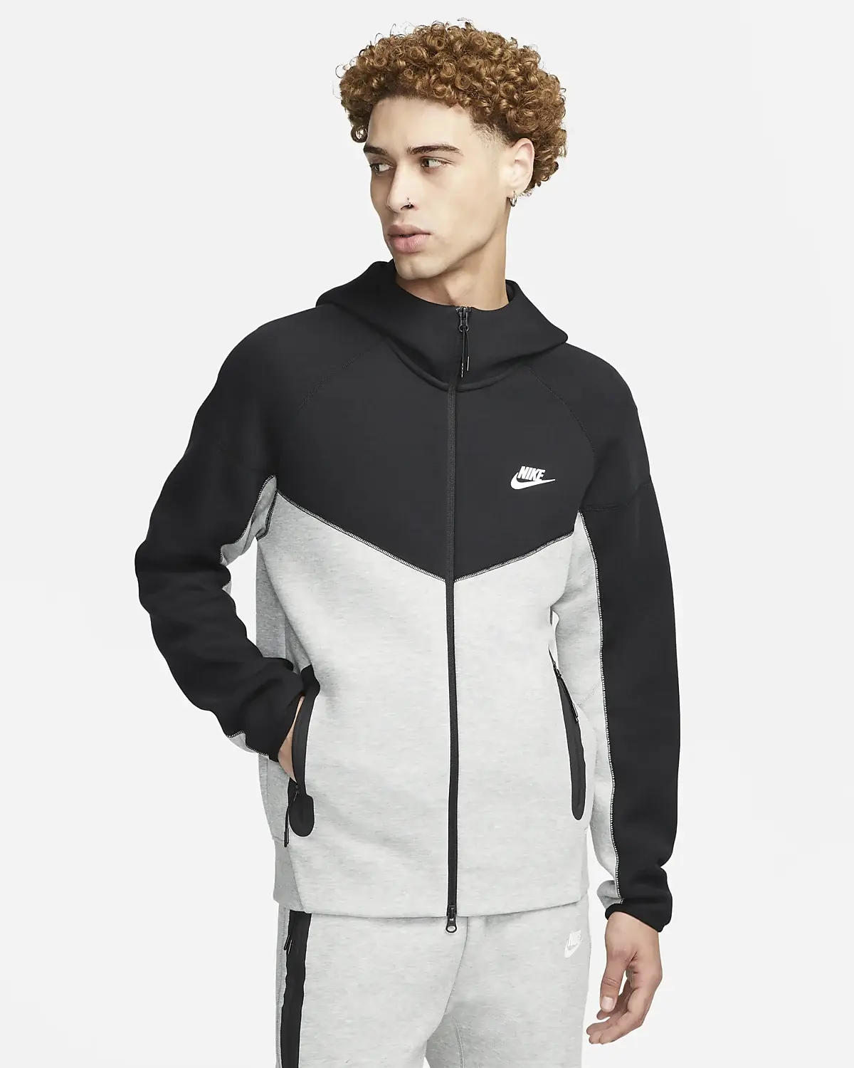 Nike Sportswear Tech Fleece Windrunner. 1