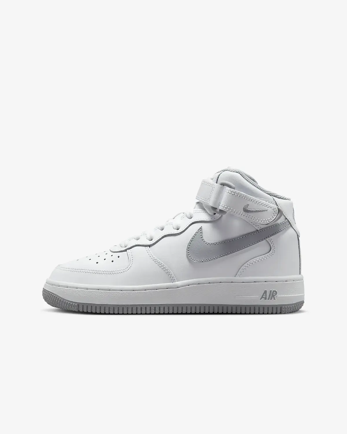 Nike Air Force 1 Mid LE. 1