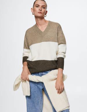 Mixed V-neck sweater