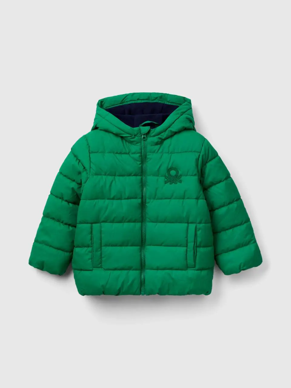 Benetton puffer jacket with hood and logo. 1