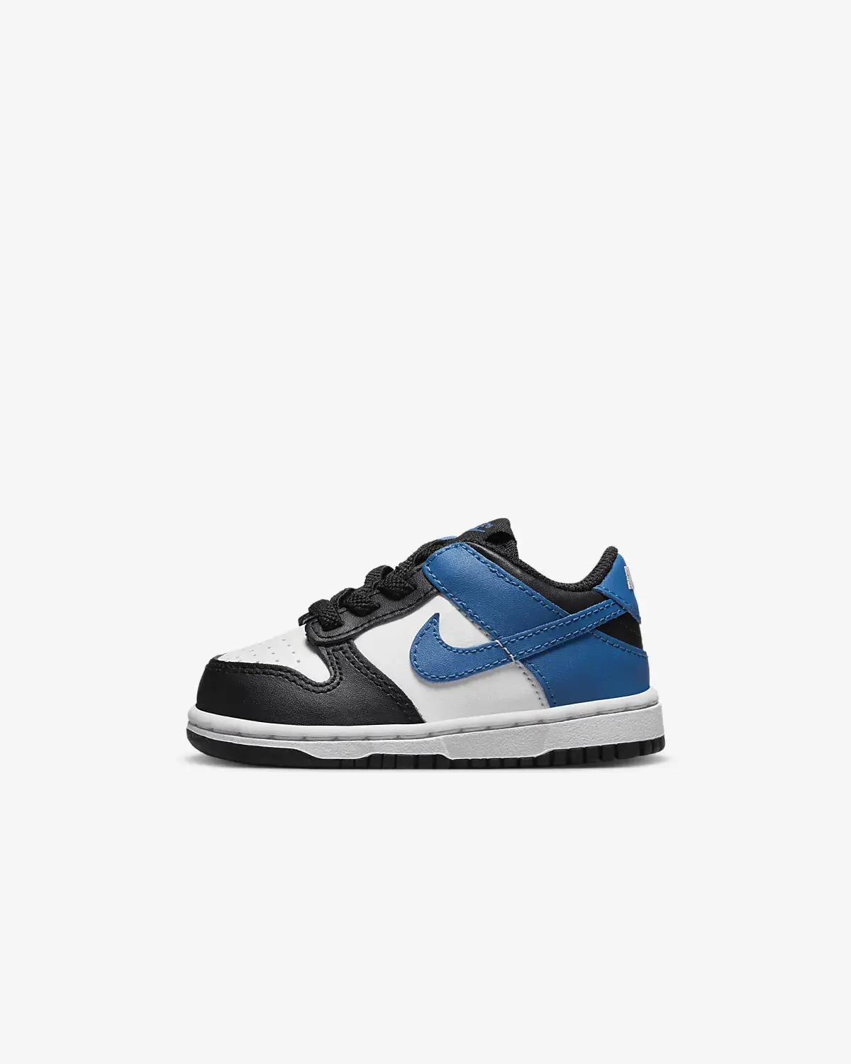 Nike Dunk Low. 1