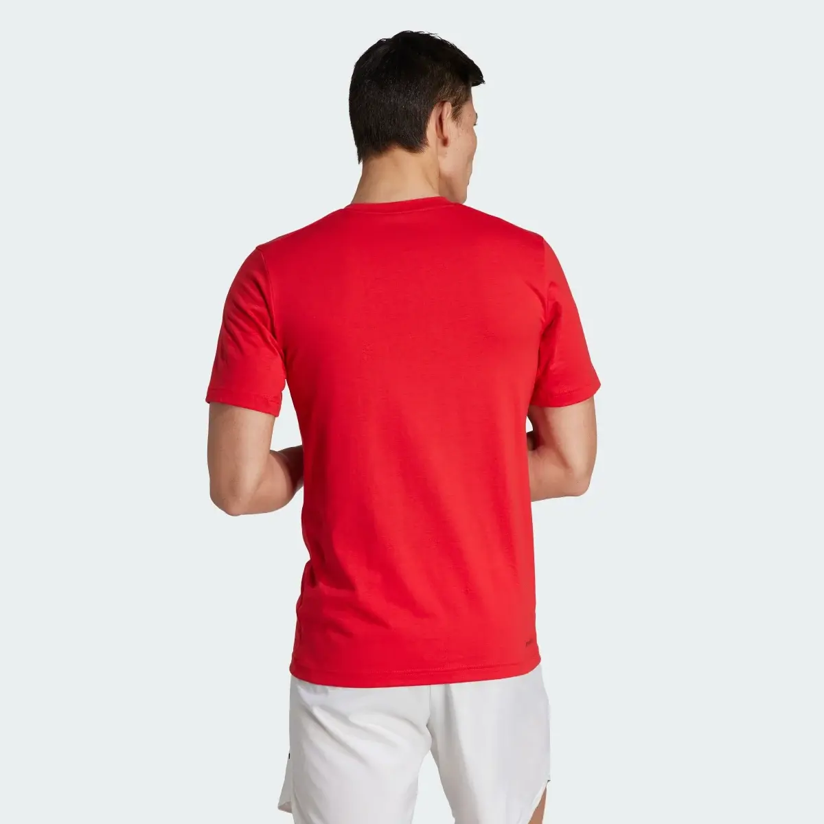 Adidas Playera de entrenamiento Essentials Seasonal Graphic Tee. 3