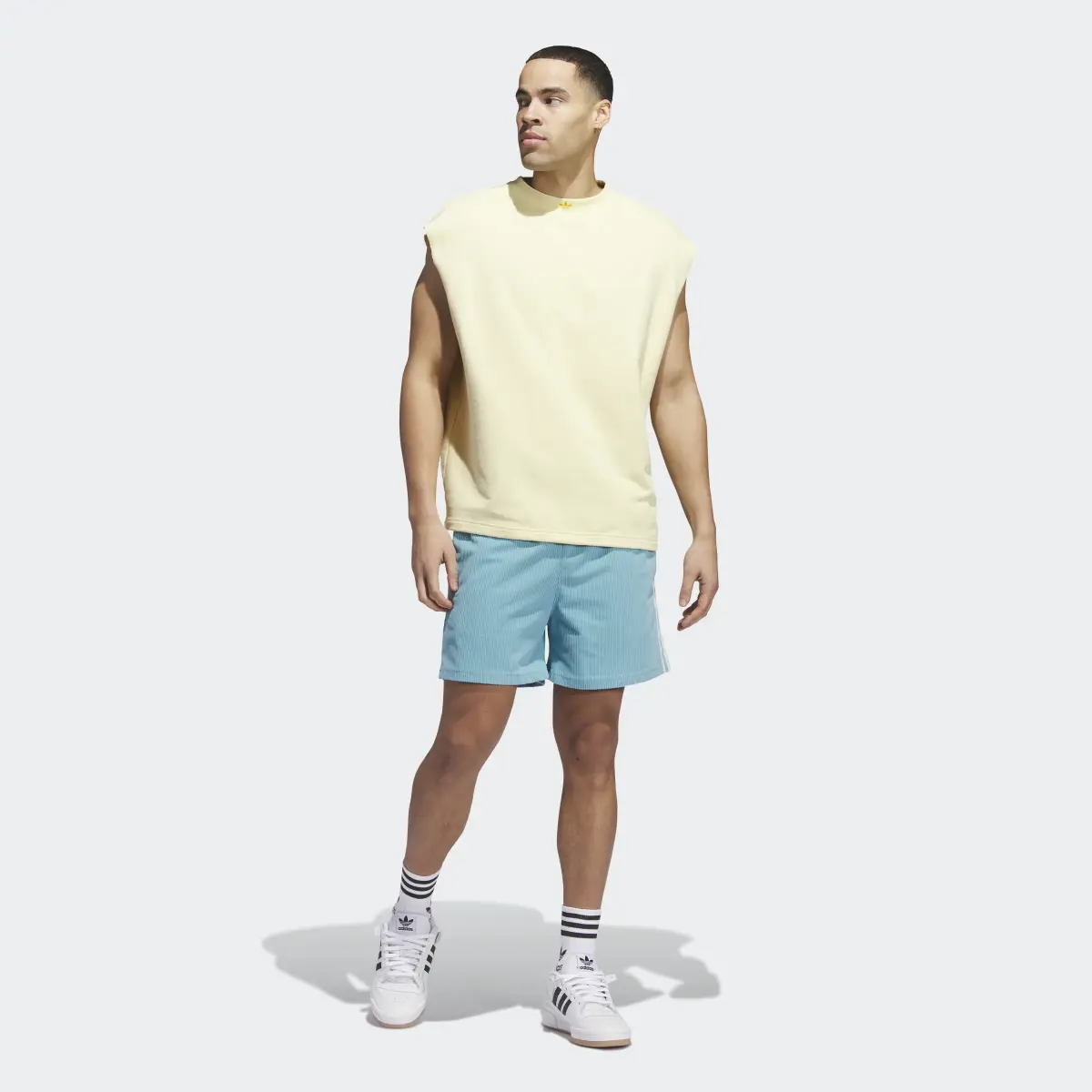 Adidas Shorts de Básquet con cordón. 3