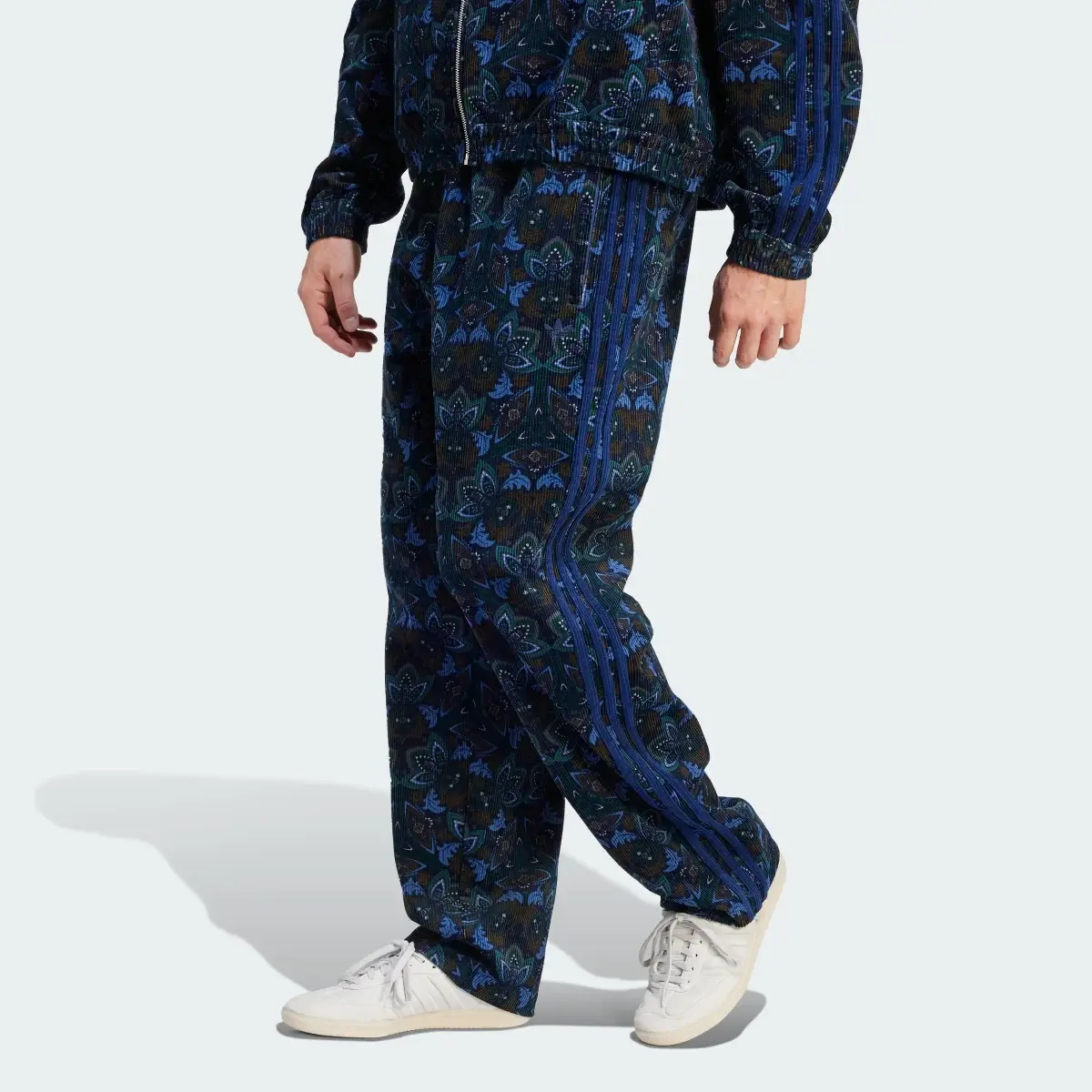 Adidas Pantalon de survêtement velours côtelé. 1