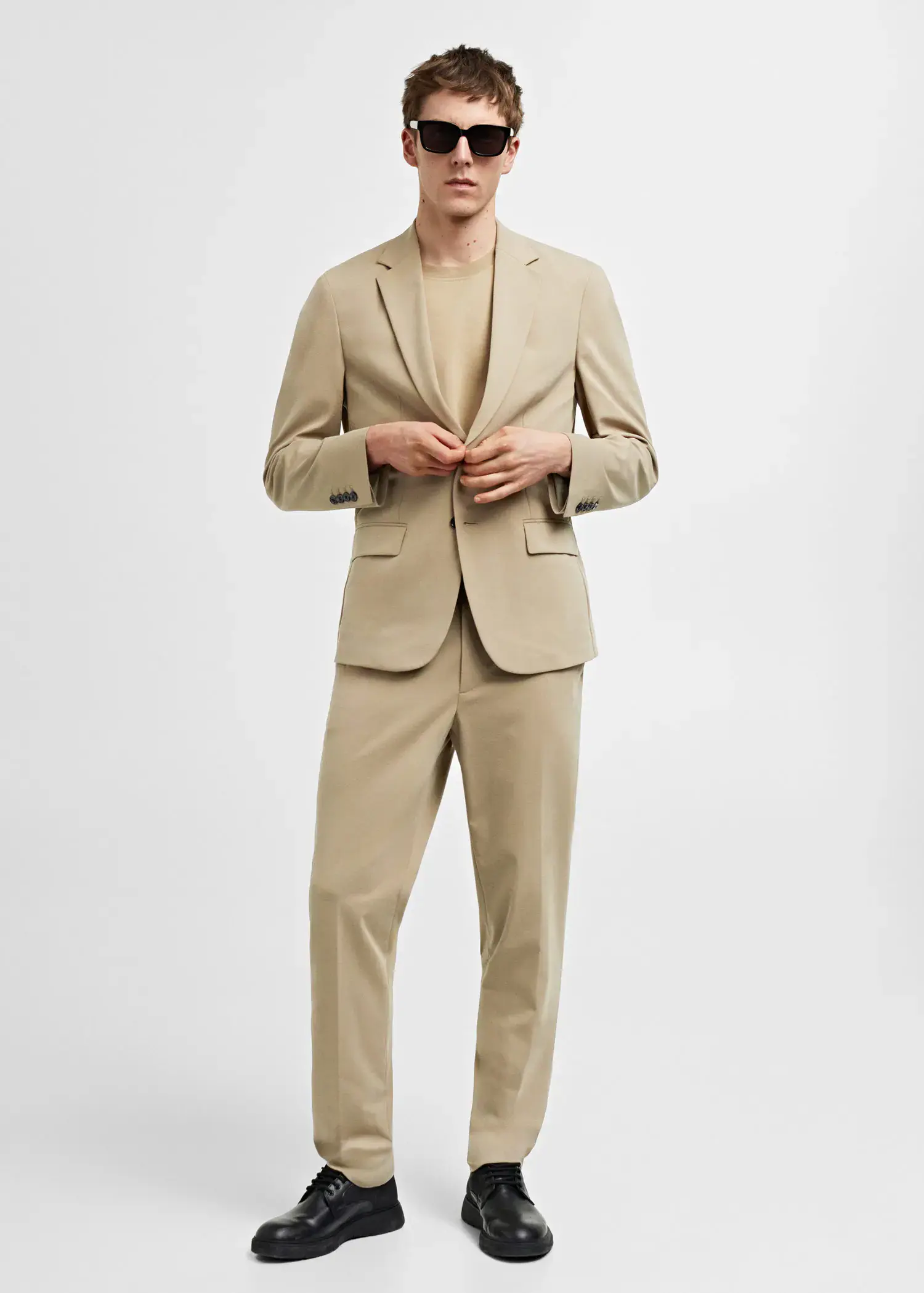 Mango Slim-fit suit blazer. 3