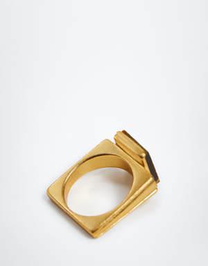 Ring with square design 