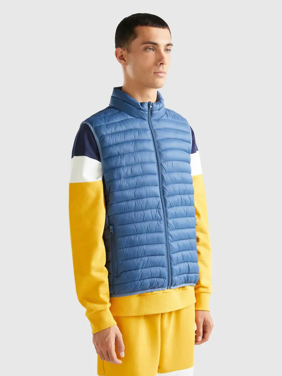 Benetton sleeveless puffer jacket with recycled wadding. 1