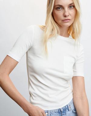 Round-neck t-shirt with pocket