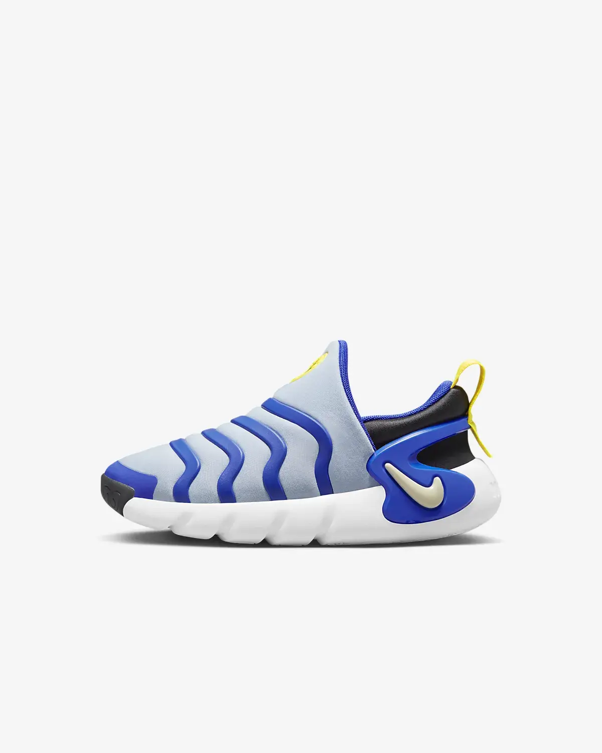 Nike Dynamo Go. 1 Nike Dynamo Go. 1