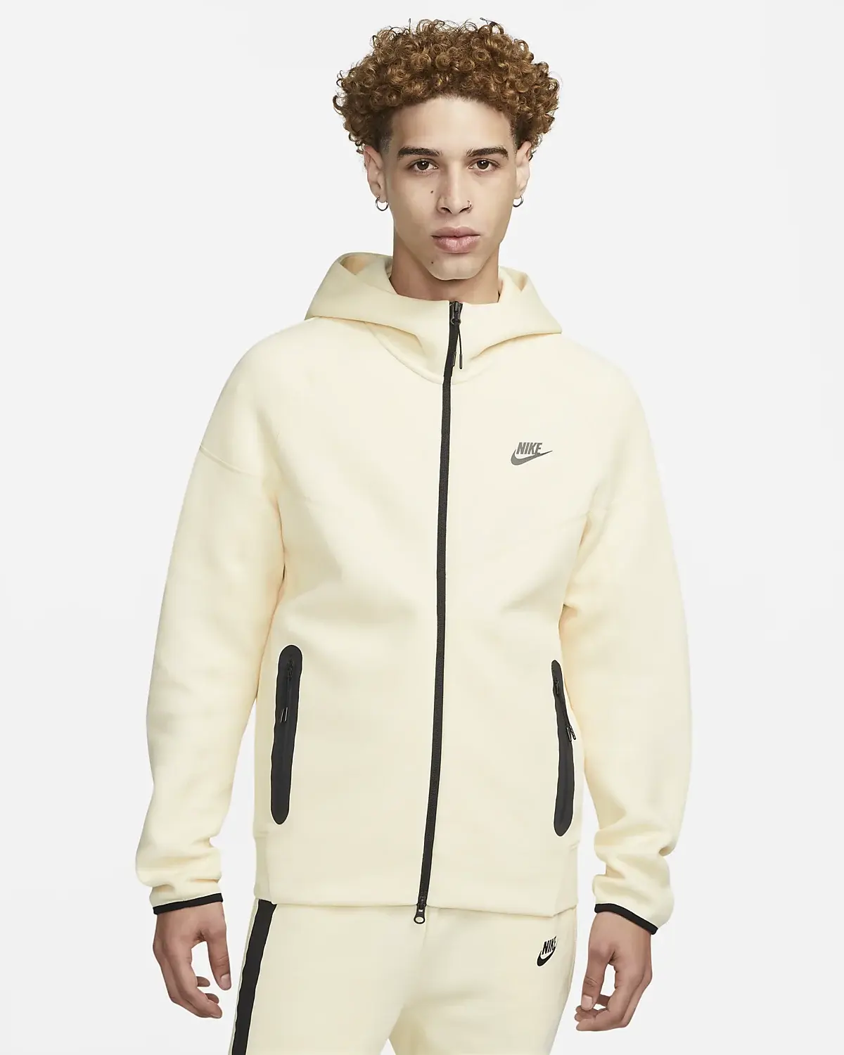 Nike Sportswear Tech Fleece Windrunner. 1