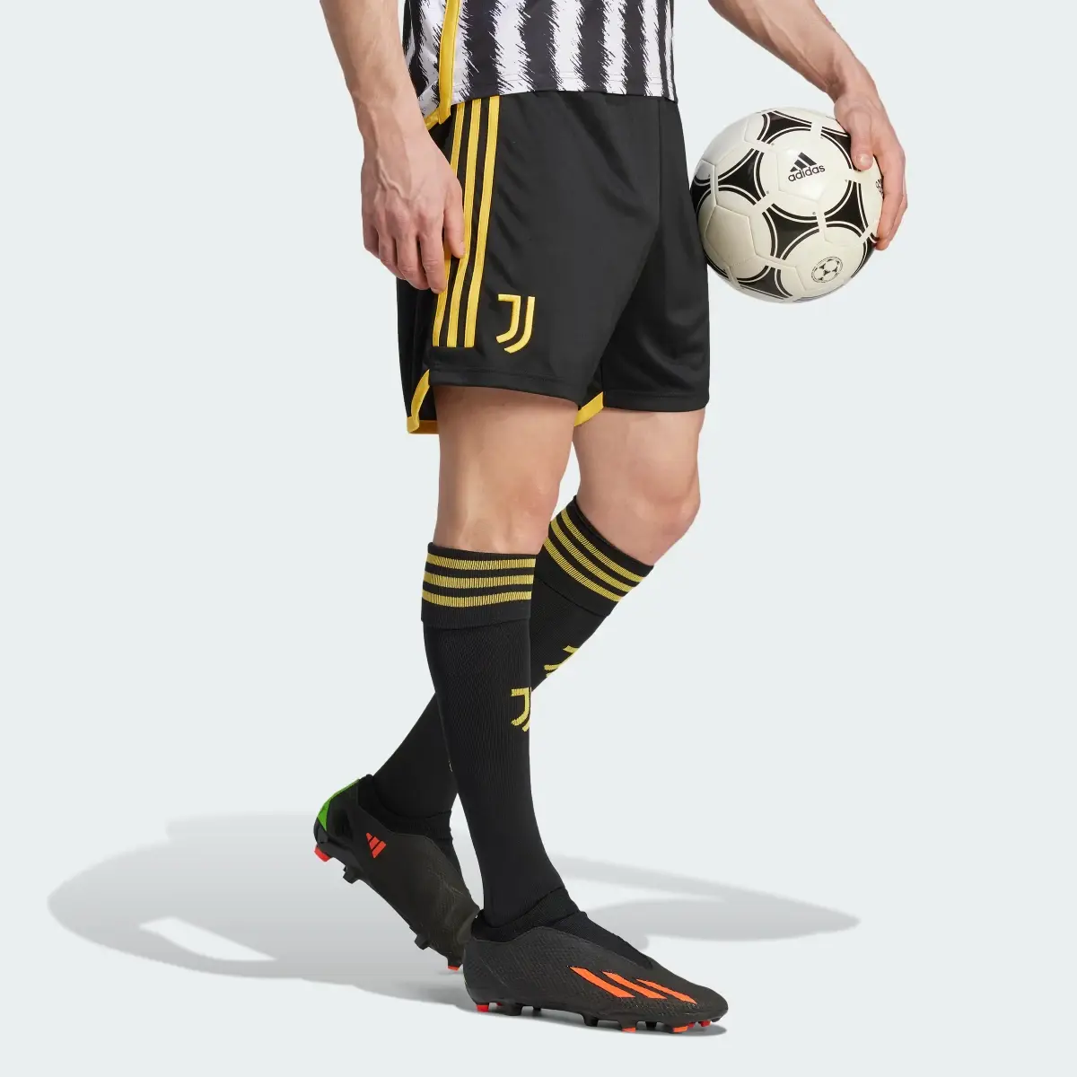 Adidas Calções Principais 23/24 da Juventus. 3