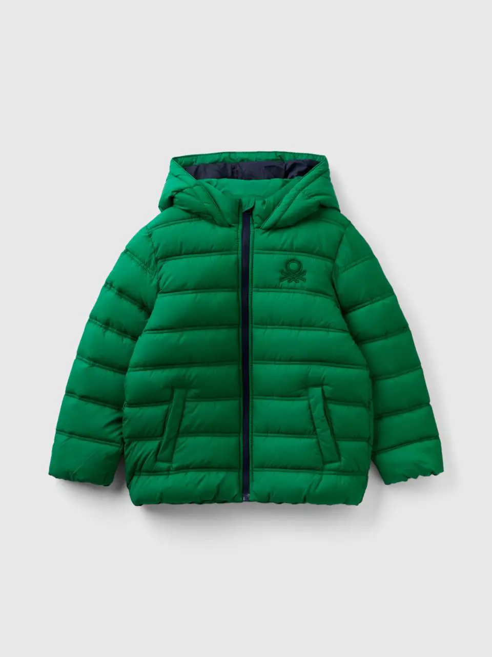 Benetton puffer jacket with hood and logo. 1