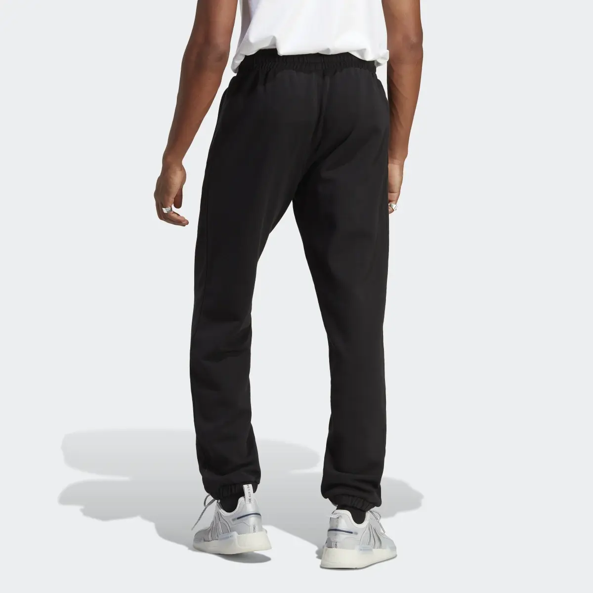 Adidas Pantalon de survêtement adidas RIFTA City Boy Essential. 2