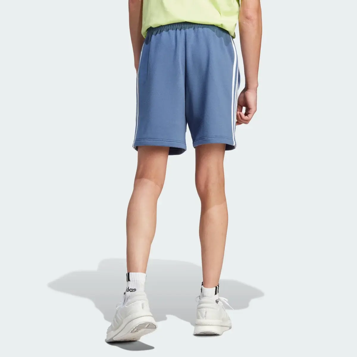 Adidas Short Colorblock. 2