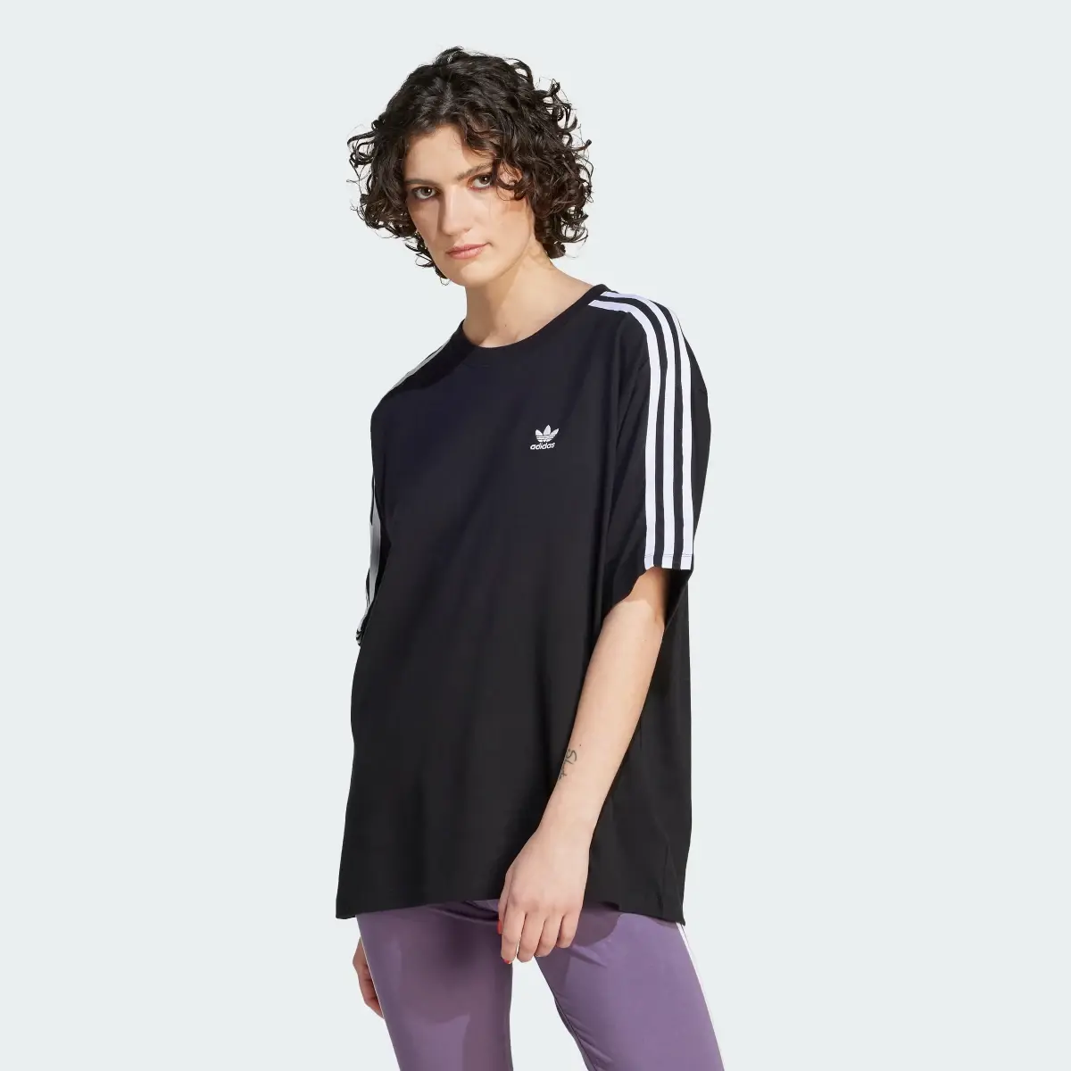 Adidas Adicolor Classics Oversized Tee. 2