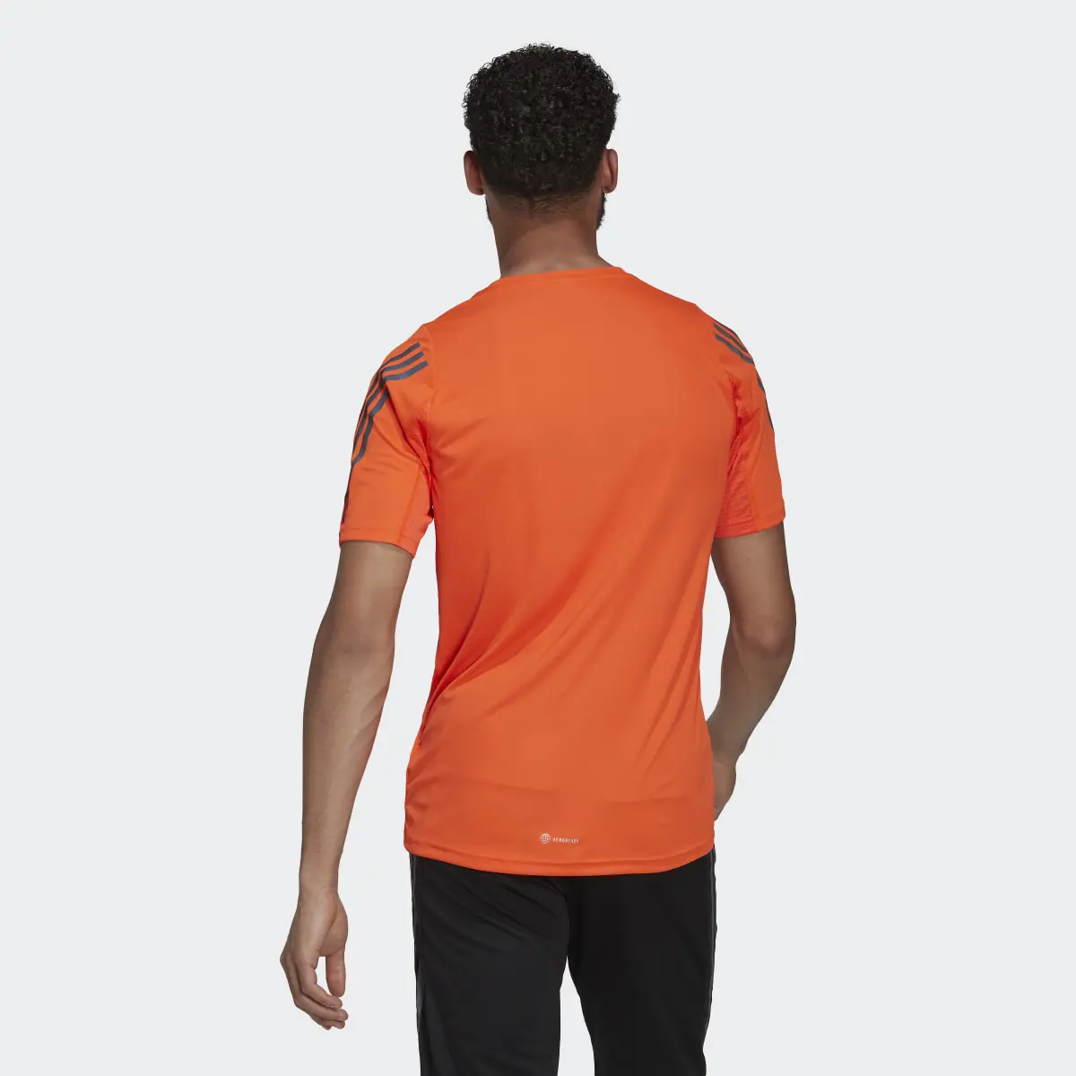 Adidas Playera Run Icon. 3