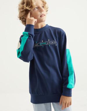 İndigo Yazı Nakışlı Şerit Detaylı O Yaka Standart Kalıp Erkek Çocuk Sweatshirt - 11024