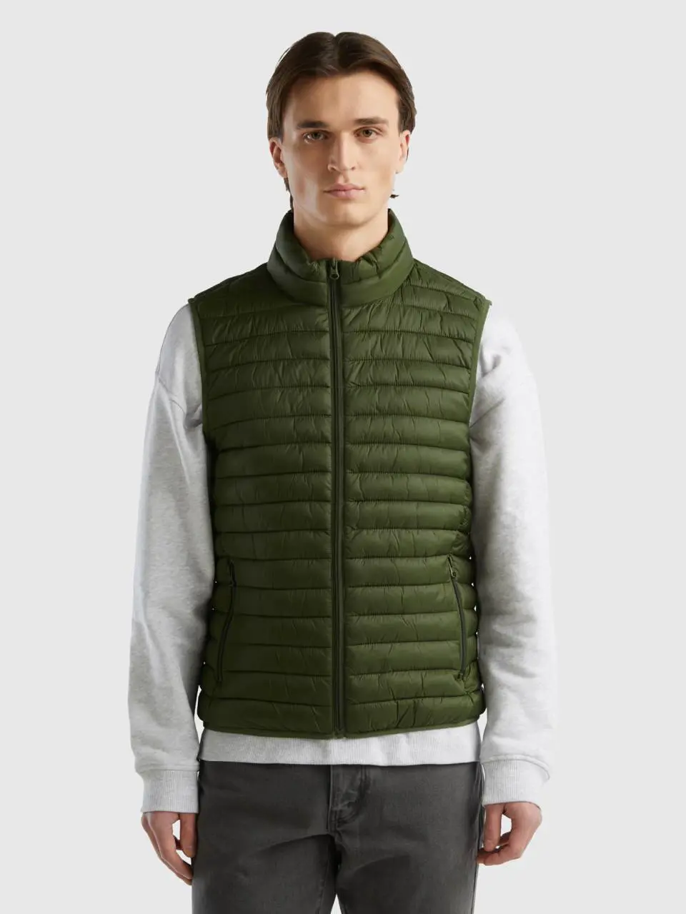 Benetton sleeveless puffer jacket with recycled wadding. 1