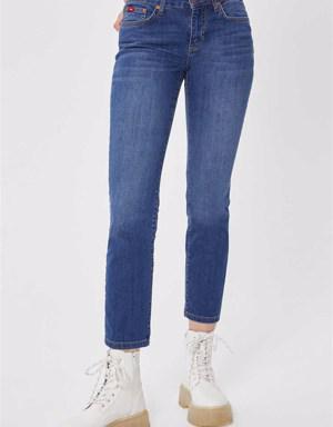 Lee Cooper Susie Kadın Highrise Straight Fit Jean Pantolon Burgos Mid. 2 Lee Cooper Susie Kadın Highrise Straight Fit Jean Pantolon Burgos Mid. 2