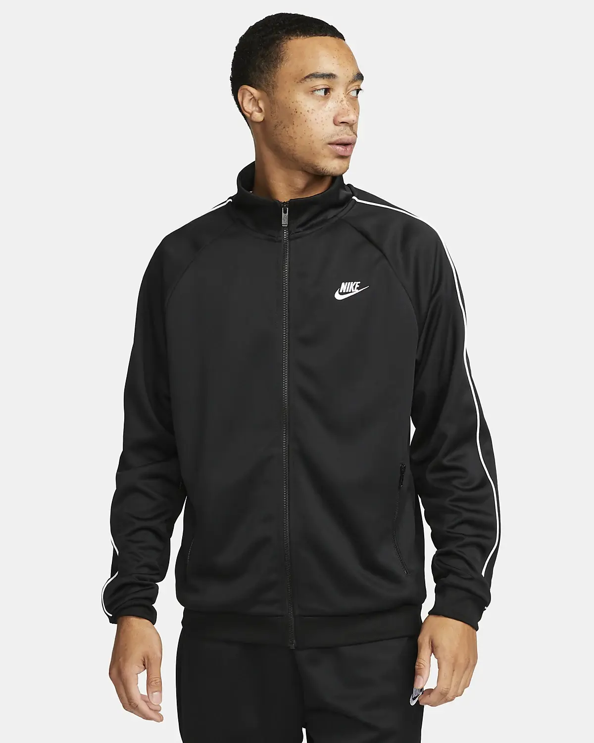 Nike Sportswear Club. 1