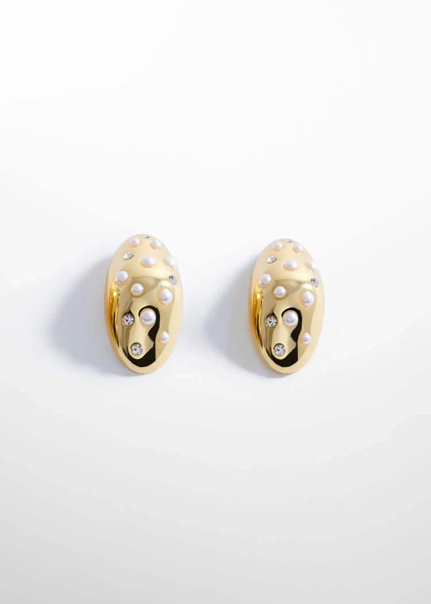 Mango Ovale Ohrringe mit Perlendetails. 1