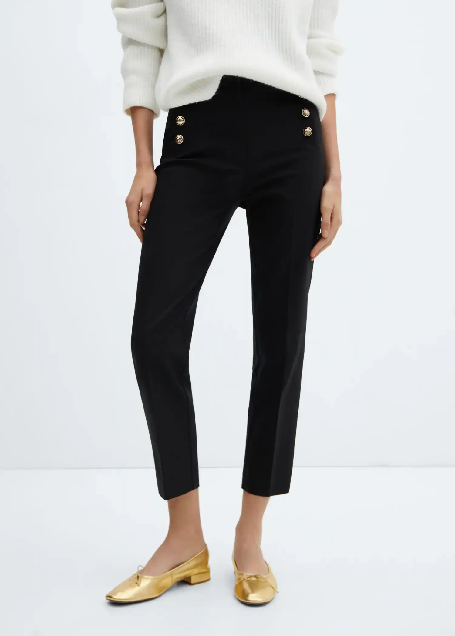 Mango Cropped button trousers. 1