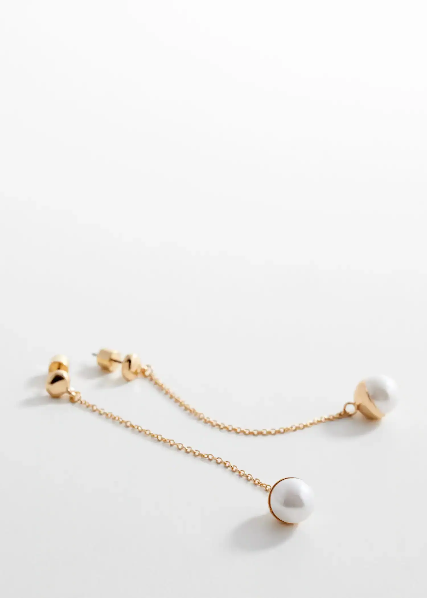 Mango Pearl pendant earrings. 1