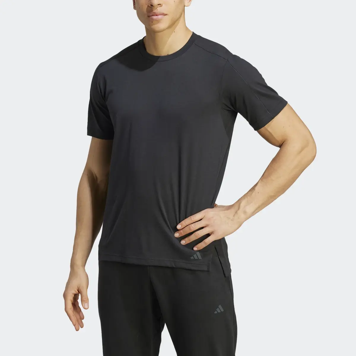 Adidas Playera de Entrenamiento Yoga. 1