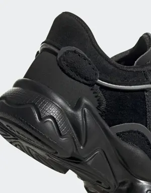 Adidas OZWEEGO Shoes. 3 Adidas OZWEEGO Shoes. 3