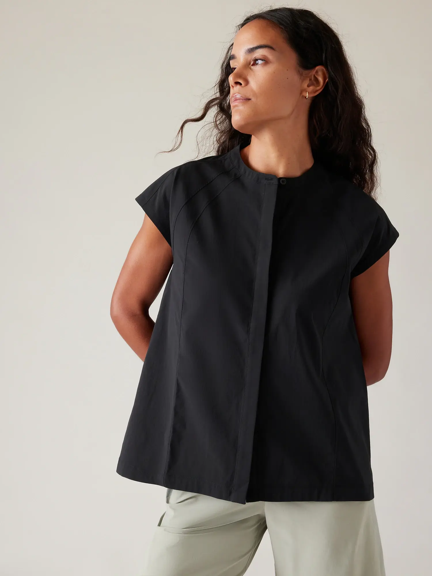 Athleta Performance Poplin Popover black. 1