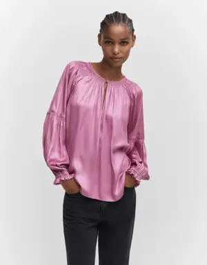 Pleated blouse with button