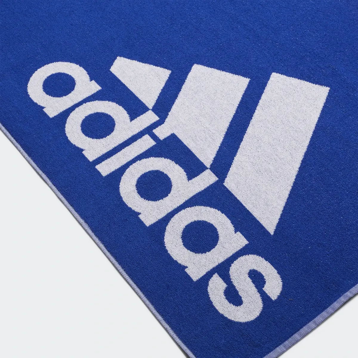 Adidas Towel Large. 3