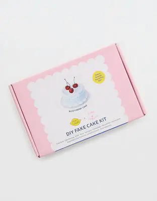 American Eagle Jenny Lemons X Fake Cakery DIY Kit. 1