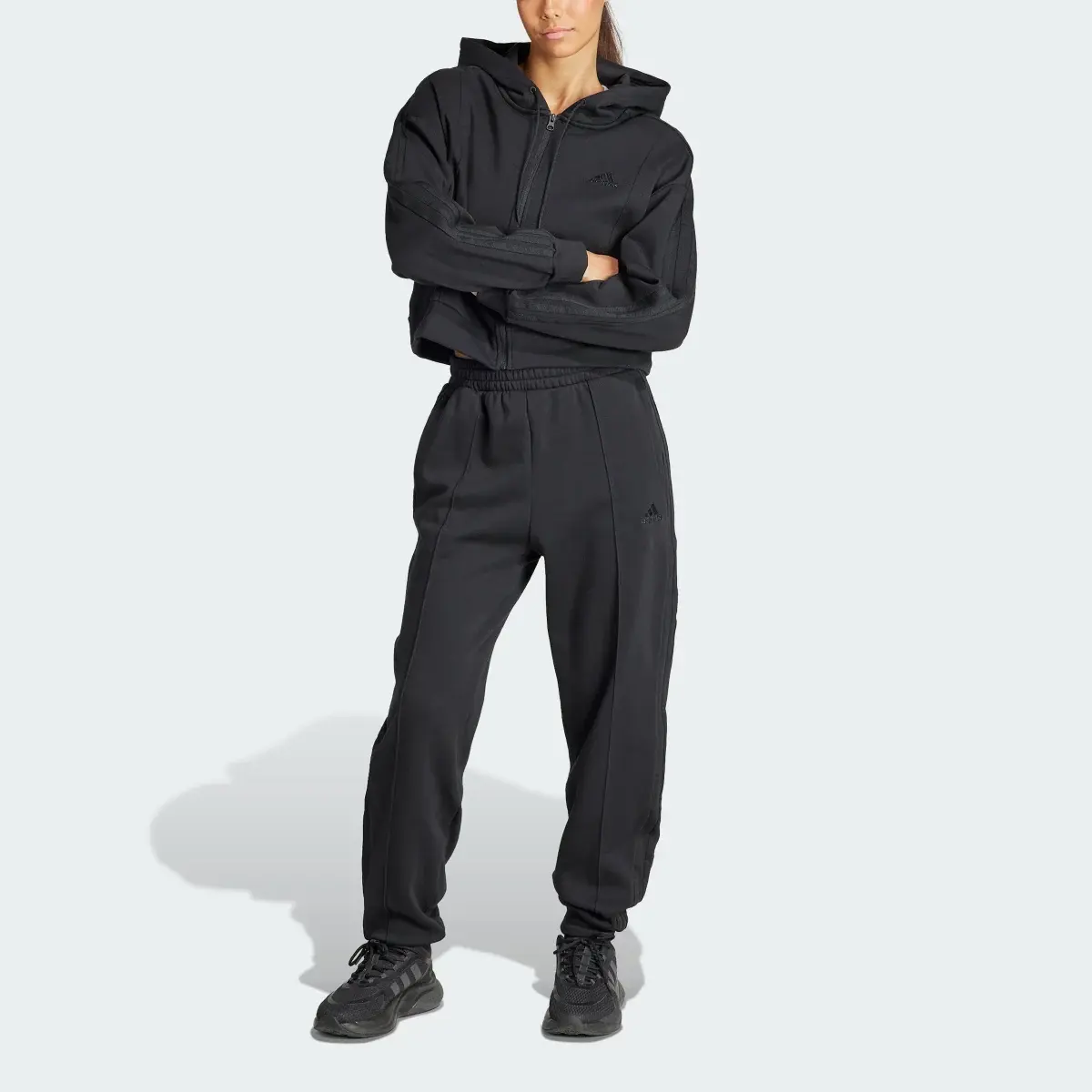 Adidas Linear Track Suit. 1