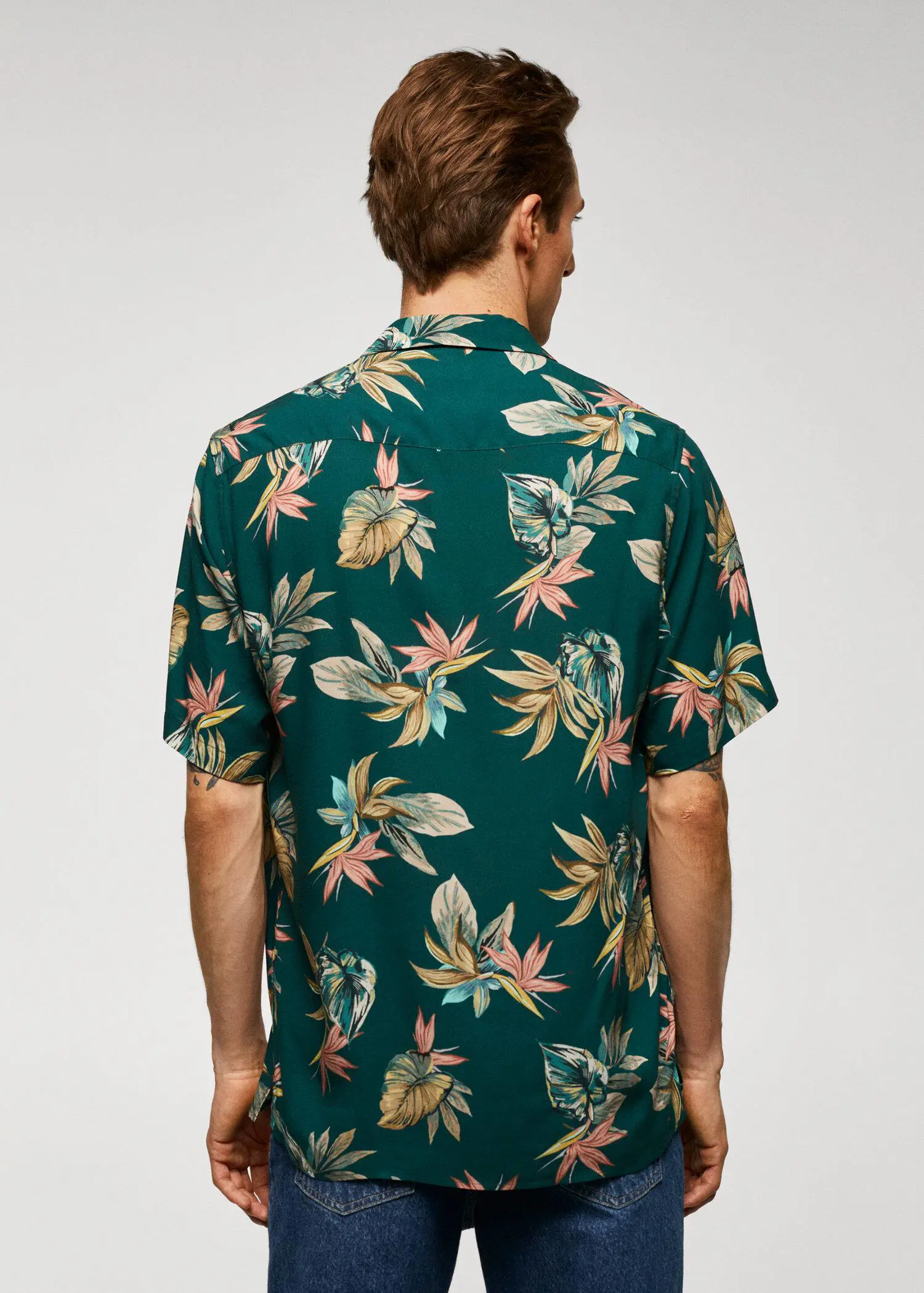 Mango Camisa regular fit com estampado havaiano. 3