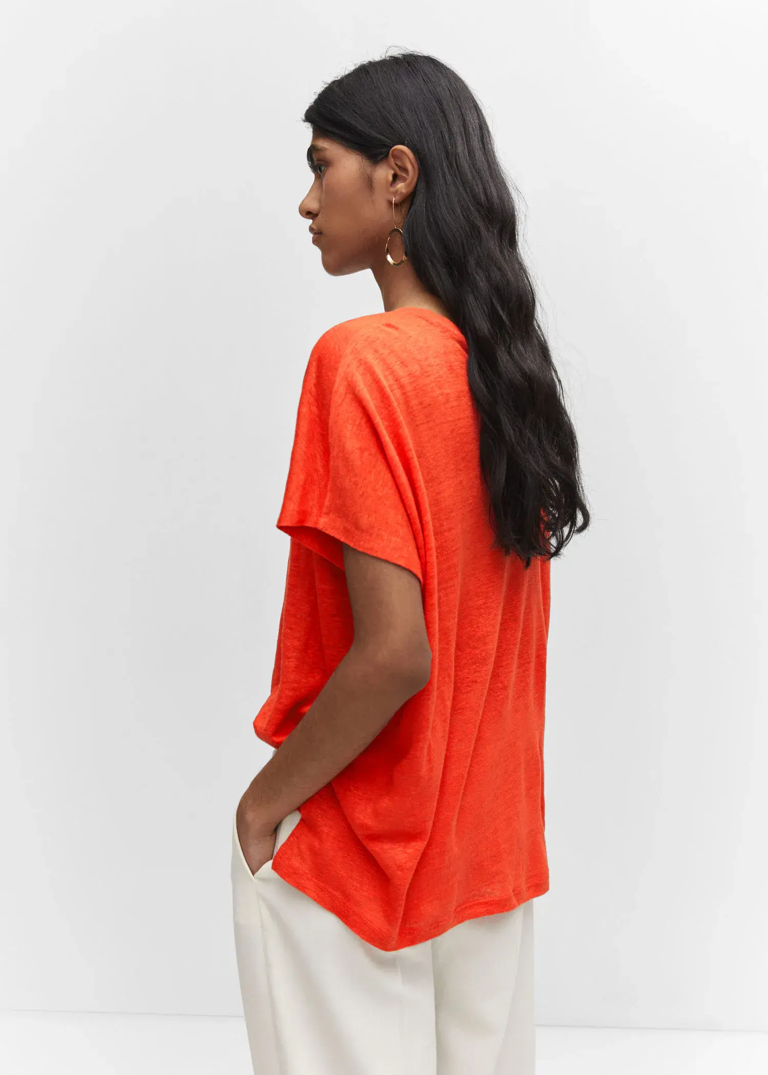 Mango Camiseta lino oversize. 3