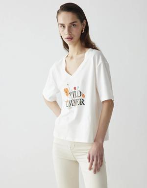 Slogan ve görsel baskılı tişört