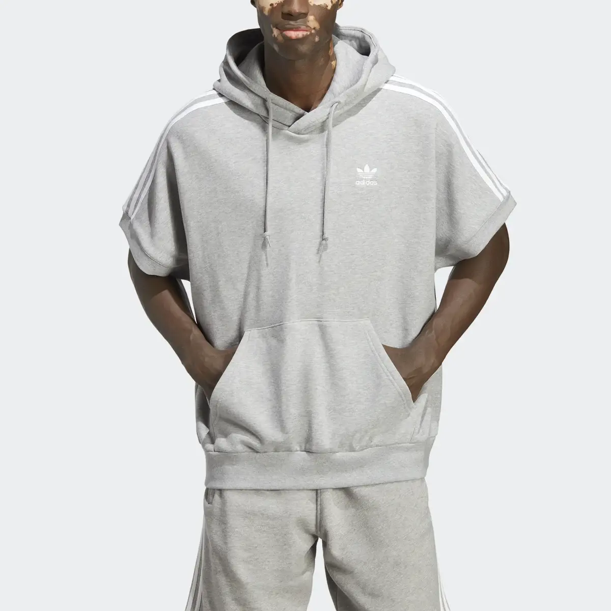 Adidas Sweat-shirt à capuche manches courtes Adicolor Classics. 1