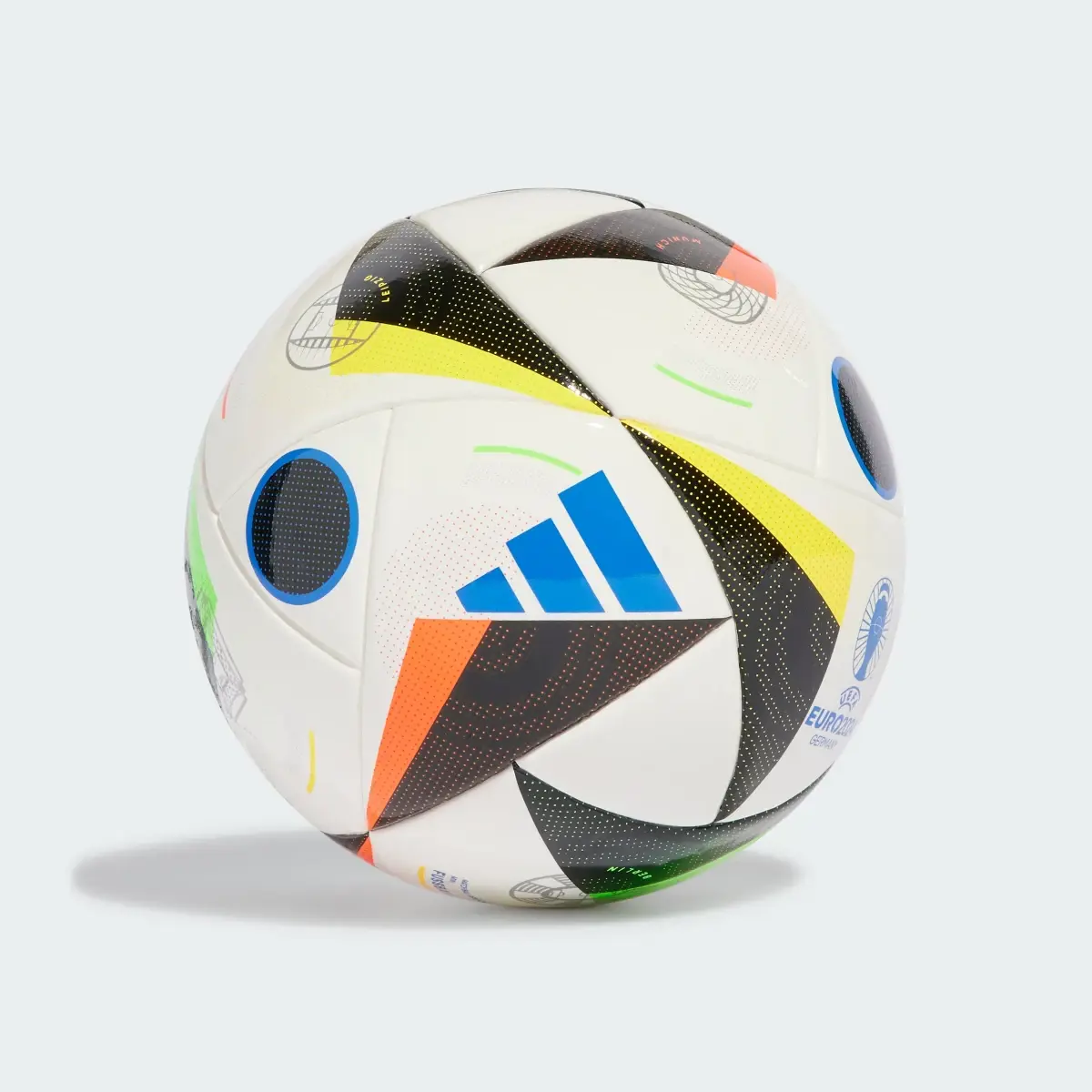 Adidas Fussballliebe Mini Ball. 2