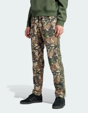 Adidas Pantalon de survêtement graphique à motif camouflage
