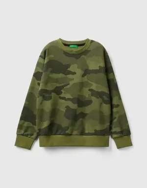 military green camouflage sweatshirt