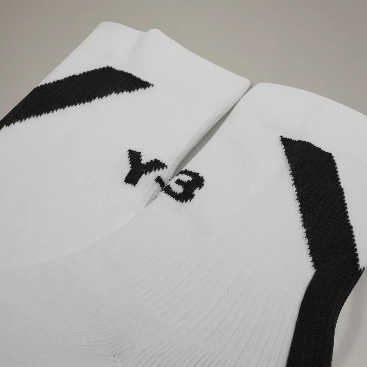 Adidas Y-3 Hi Socken. 2