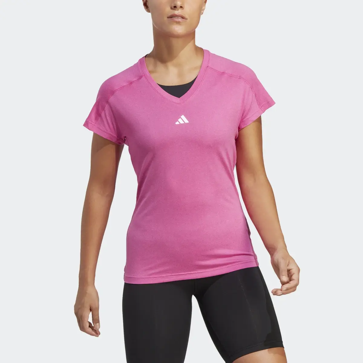 Adidas Playera Minimalista AEROREADY Train Essentials Cuello en V. 1