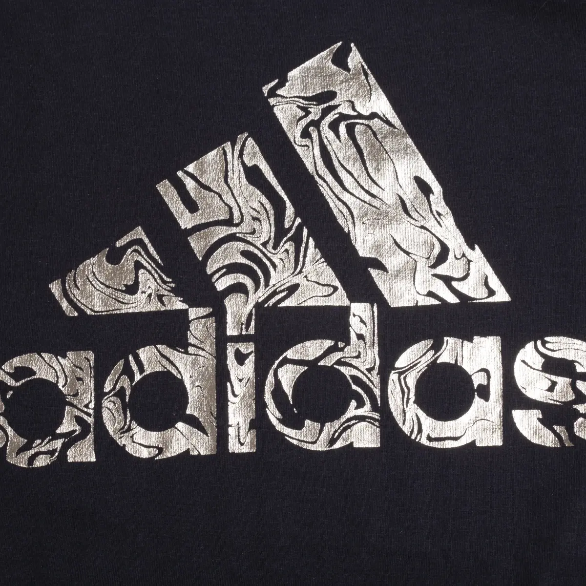 Adidas Playera Graphic Badge of Sport Foil. 3