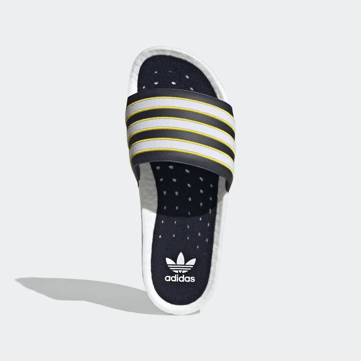 Adidas Chancla Adilette Boost. 3